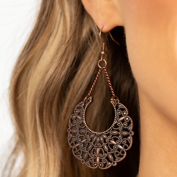 BEAUTIFUL COPPER CORNUCOPIA EARRINGS - Picture 1 of 1